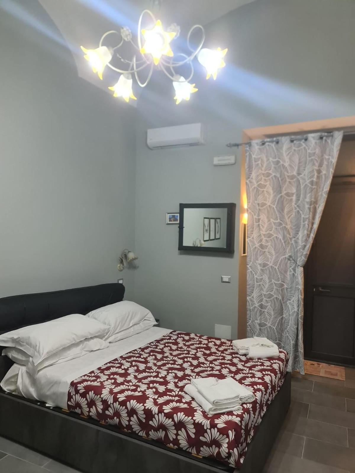 Queen'S Apartament Catane Extérieur photo